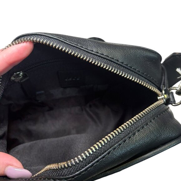 ASOS Design Black Leather Quilted Crossbody Camera Bag - Picture 7 of 8